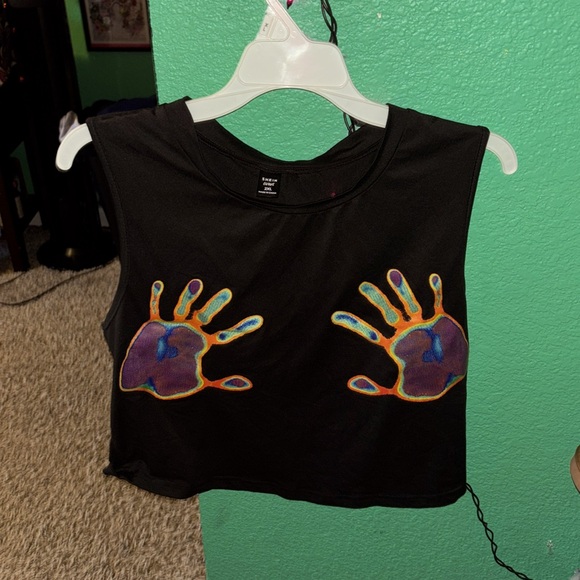 2XL (SHEIN Curve: L/XL) Tank/Crop Top with Thermal Hands on Chest - Picture 1 of 4